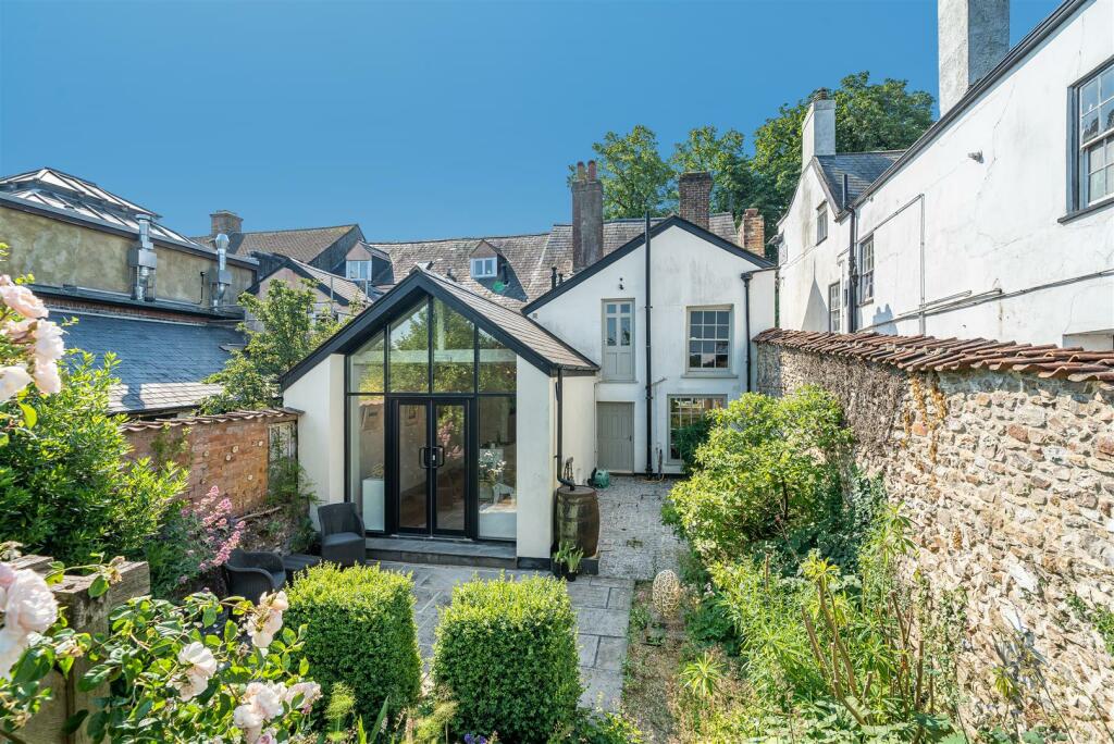 Commercial property for sale in High Street, Honiton, EX14