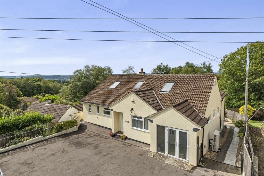 6 bedroom detached house for sale in Crewkerne Road, Axminster, EX13