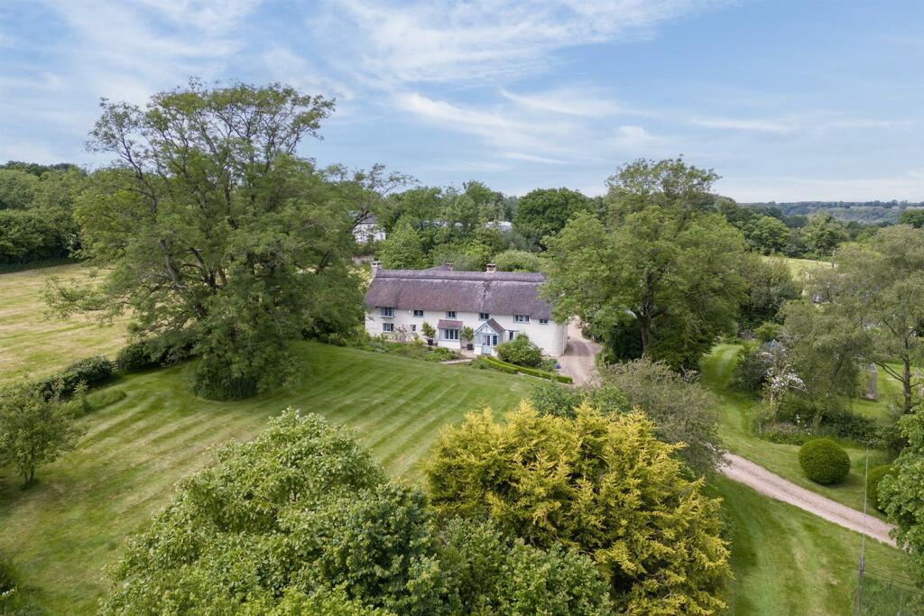 5 bedroom detached house for sale in Blackborough, Cullompton, EX15