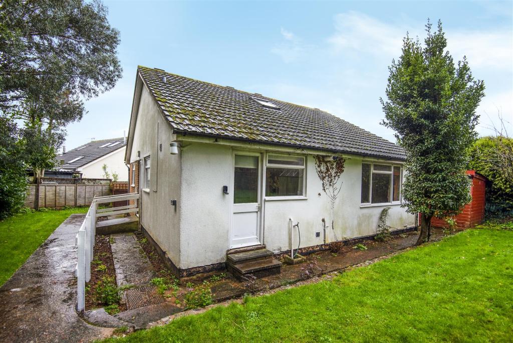 3 bedroom detached house for sale in Farmway, Feniton, Honiton, EX14