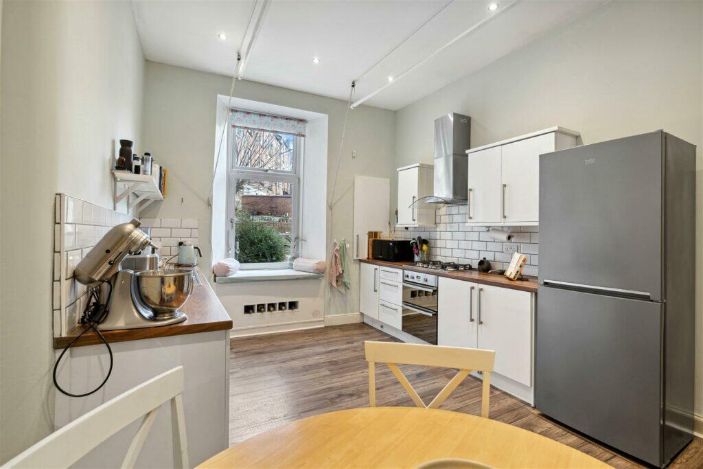 3 bedroom flat for sale in 1 2 5 Millbrae Crescent Langside G42