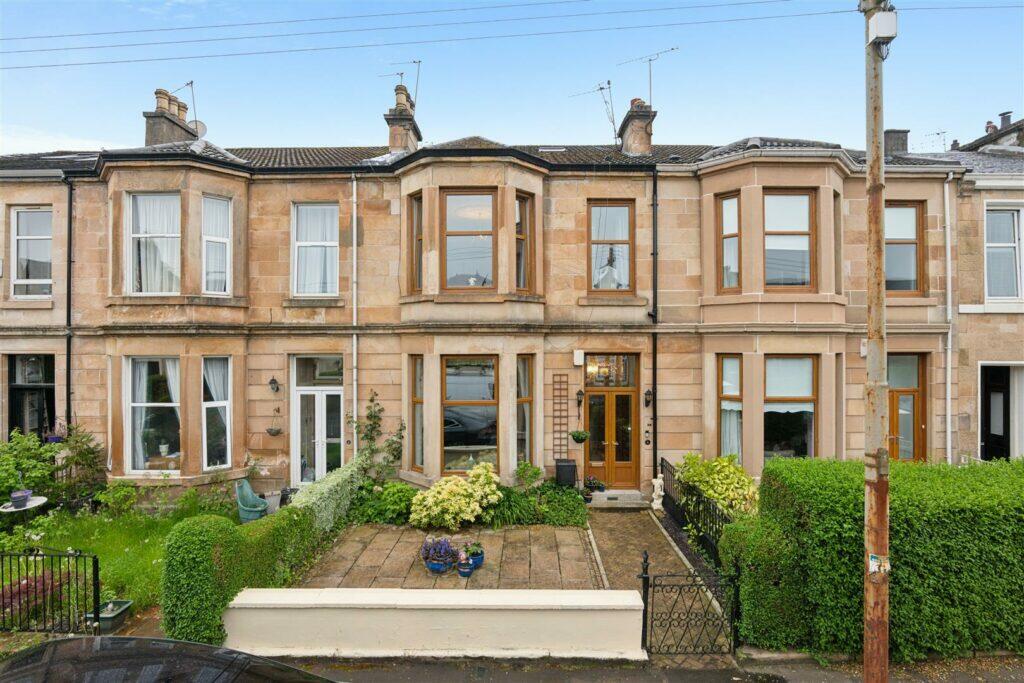 4 bedroom terraced house for sale in 26 Kilmailing Road, Old Cathcart