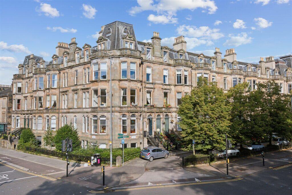 Main image of property: 2/1, 116 Queens Drive, Queen’s Park, G42 8BJ