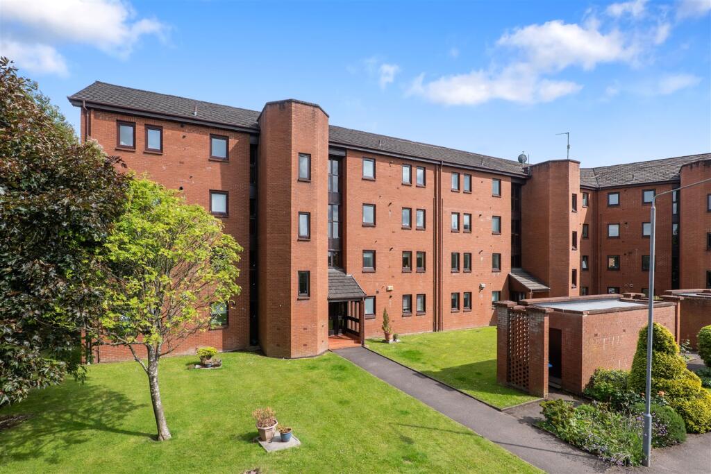 Main image of property: 0/2, 4 Durward Court, Shawlands, G41 2RY