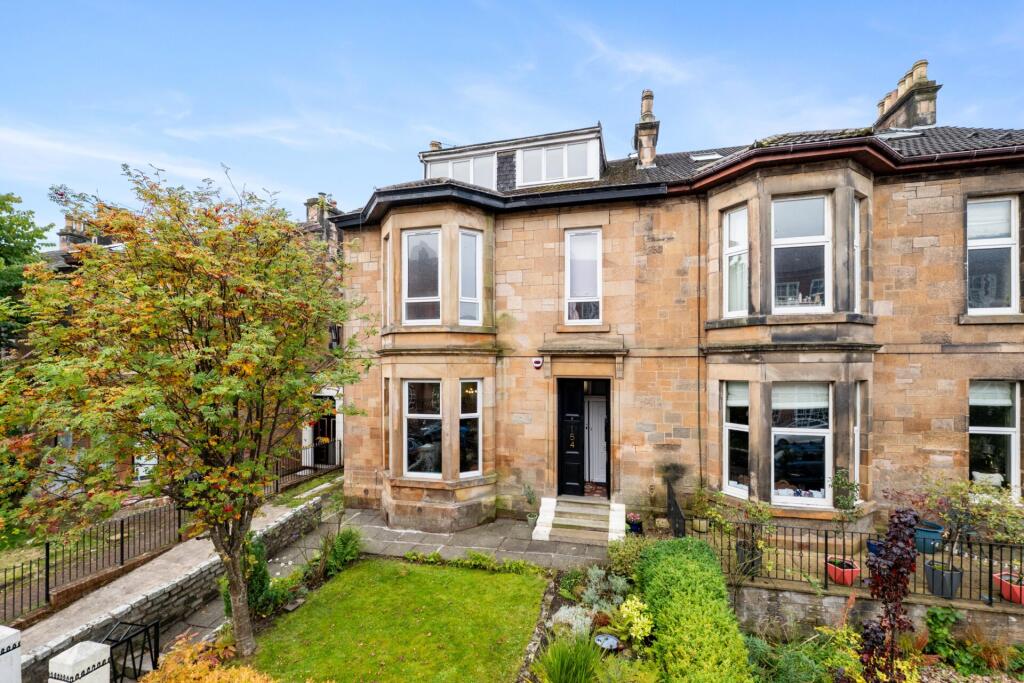 Main image of property: 154a Albert Road, Crosshill, G42 8UF