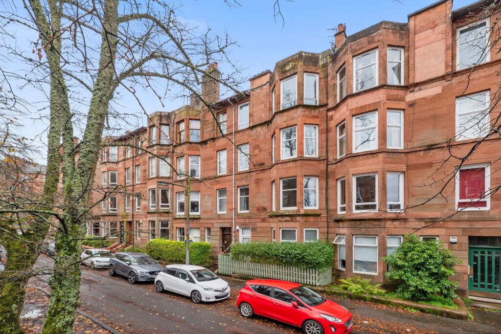 Main image of property: 2/1, 12 Edgemont Street, Shawlands, G41 3EN
