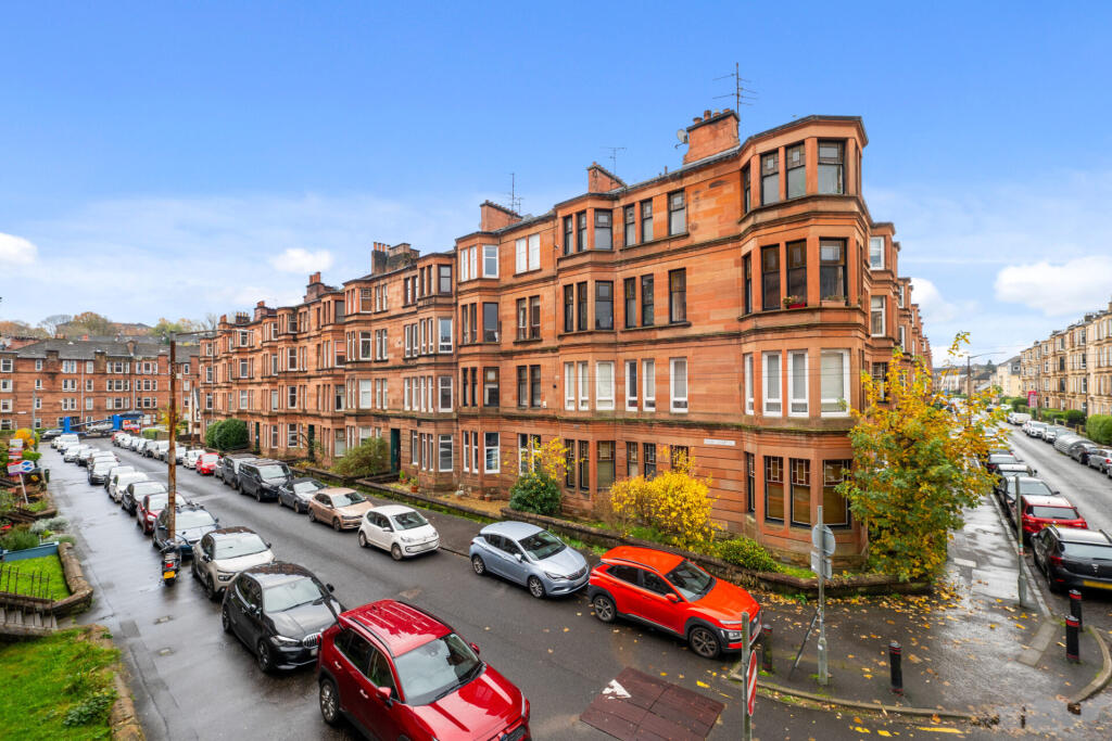 Main image of property: 2/2, 36 Mount Stuart Street, Shawlands, G41 3LZ