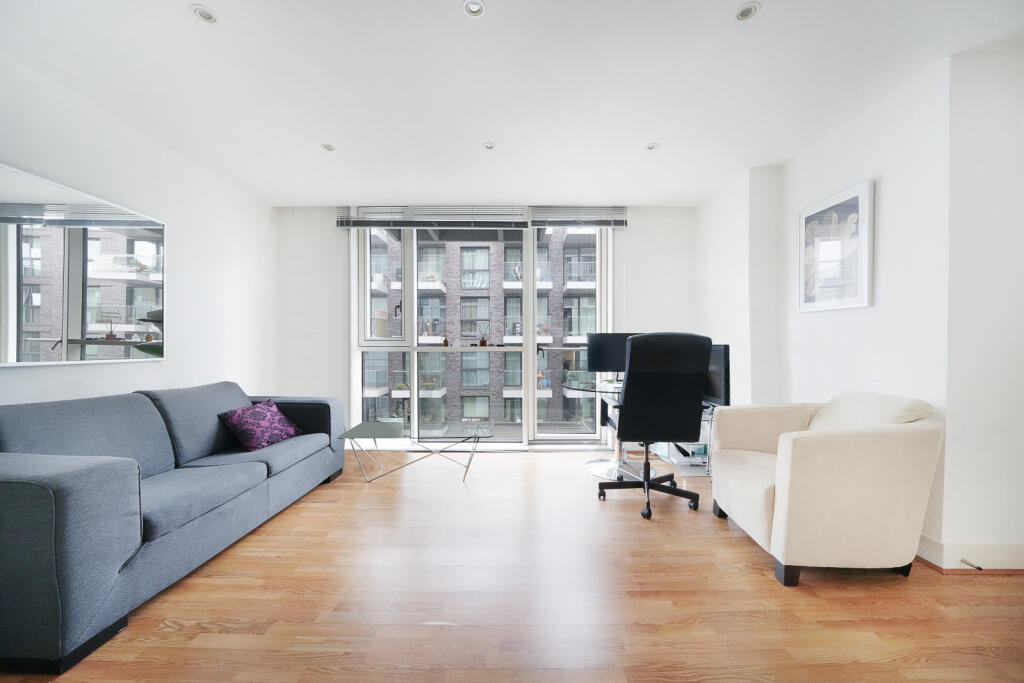 Main image of property: Times Square, 
Aldgate, E1