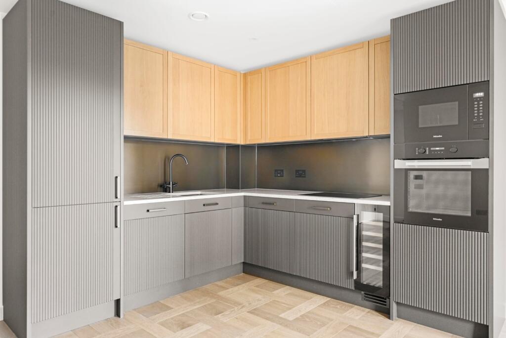 Main image of property: Merino Gardens, 
London Dock, E1W