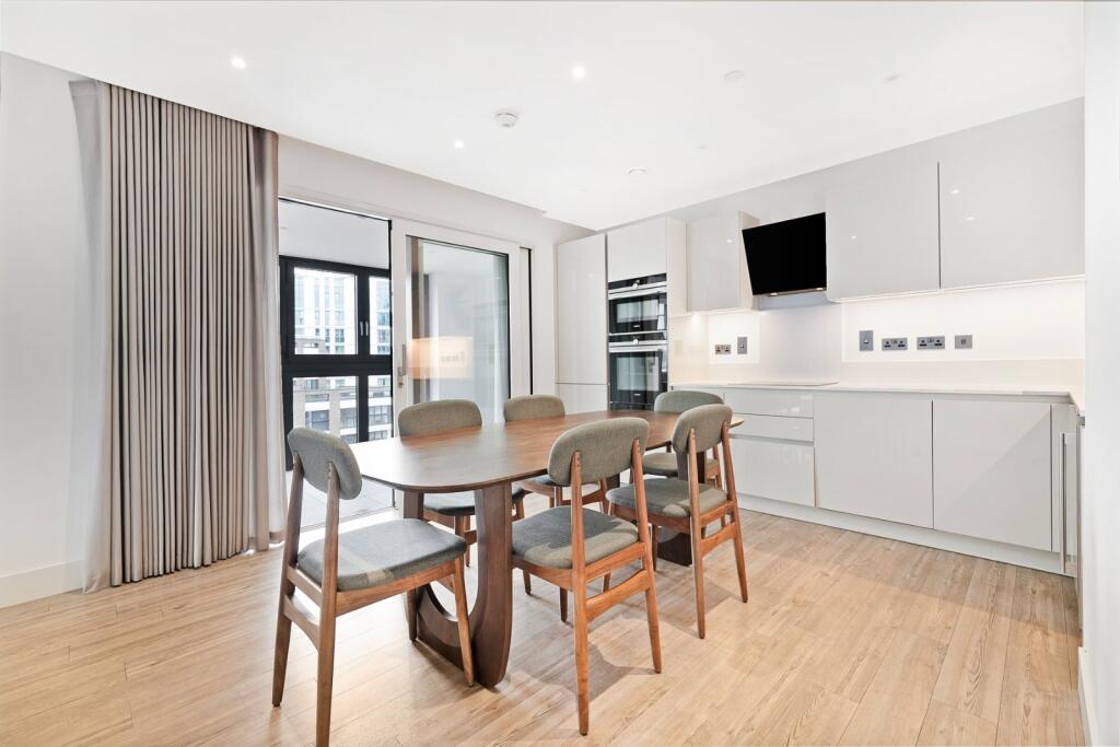 Main image of property: Wiverton Tower, 
4 New Drum Street, E1