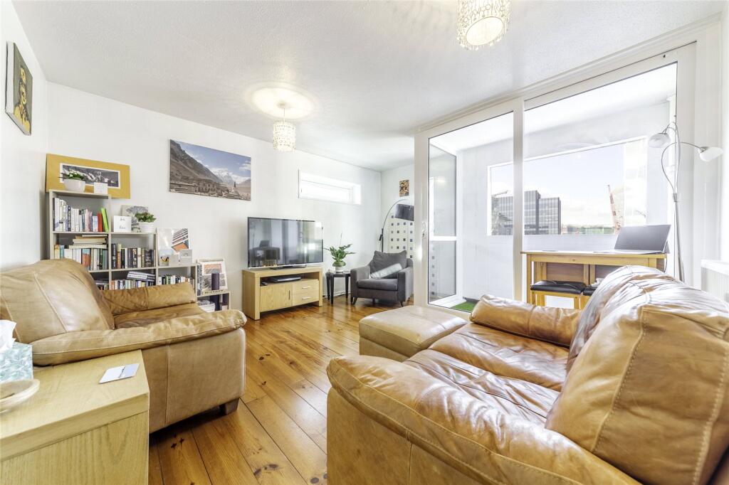 Main image of property: Petticoat Tower, 
Petticoat Square, E1