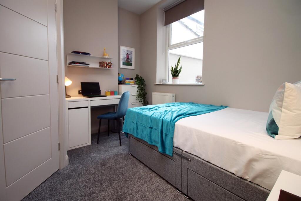 Main image of property: Splott Road, Cardiff