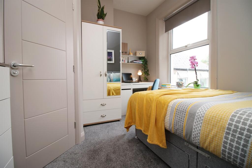 Main image of property: Splott Road, Cardiff