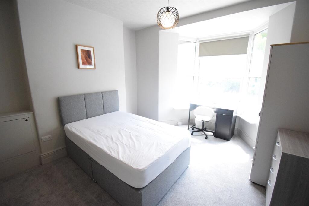 Main image of property: Broadway, Pontypridd