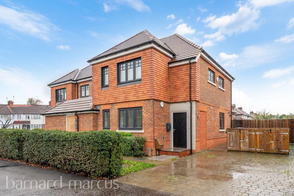 Main image of property: Potters Grove, NEW MALDEN