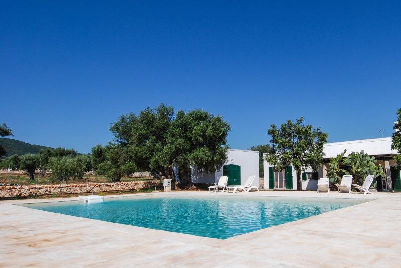 3 bedroom farm house for sale in Monopoli, Bari, Apulia, Italy