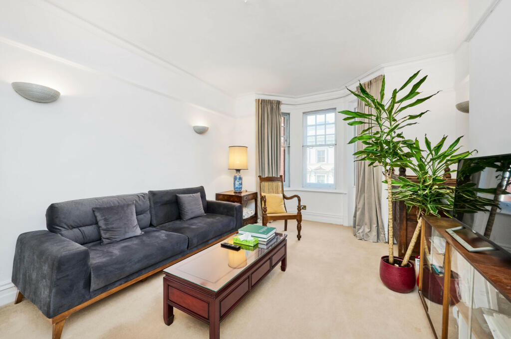 2 bedroom flat for rent in King Edward Mansions,
629 Fulham Road, SW6