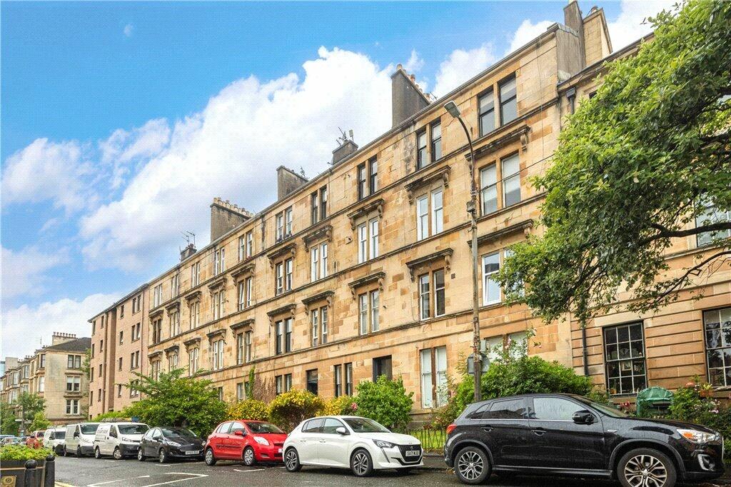 Flat 2/L 24 Gibson Street, Hillhead, Glasgow, G12 8NX 2 bed flat - £155,000