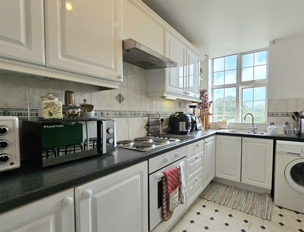 Additional property image - Cornfield Terrace, Eastbourne, BN21 4NS