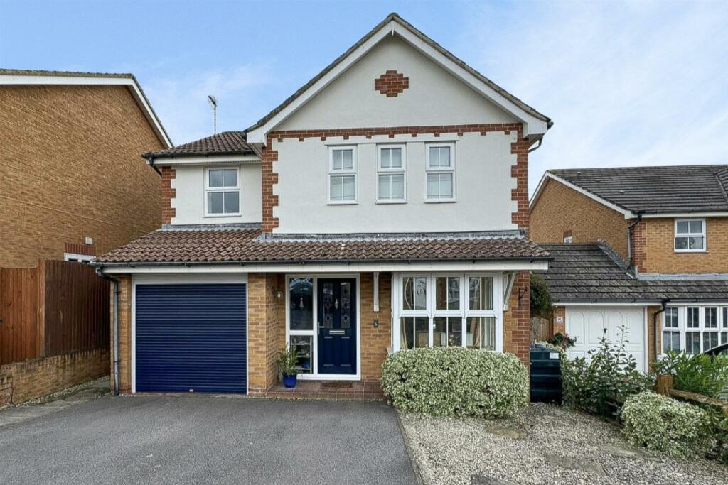 4 bedroom detached house for rent in Darwell Drive, Stone Cross, BN24
