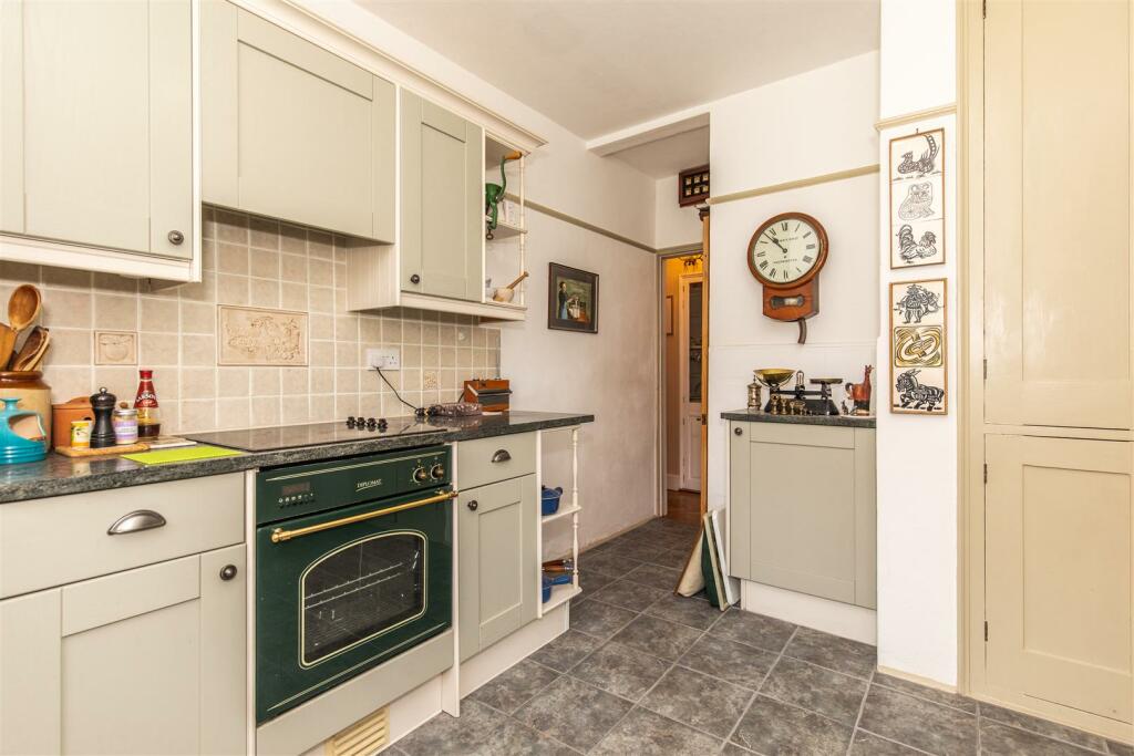 Additional property image - Manor Way, Eastbourne, BN20 9BN