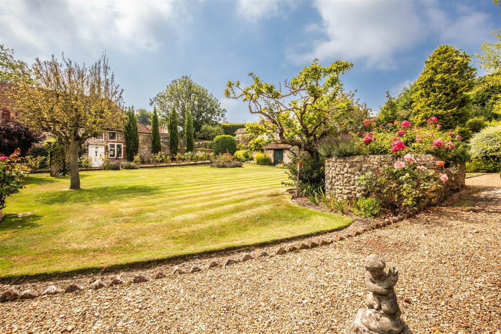 Additional property image - Manor Way, Eastbourne, BN20 9BN