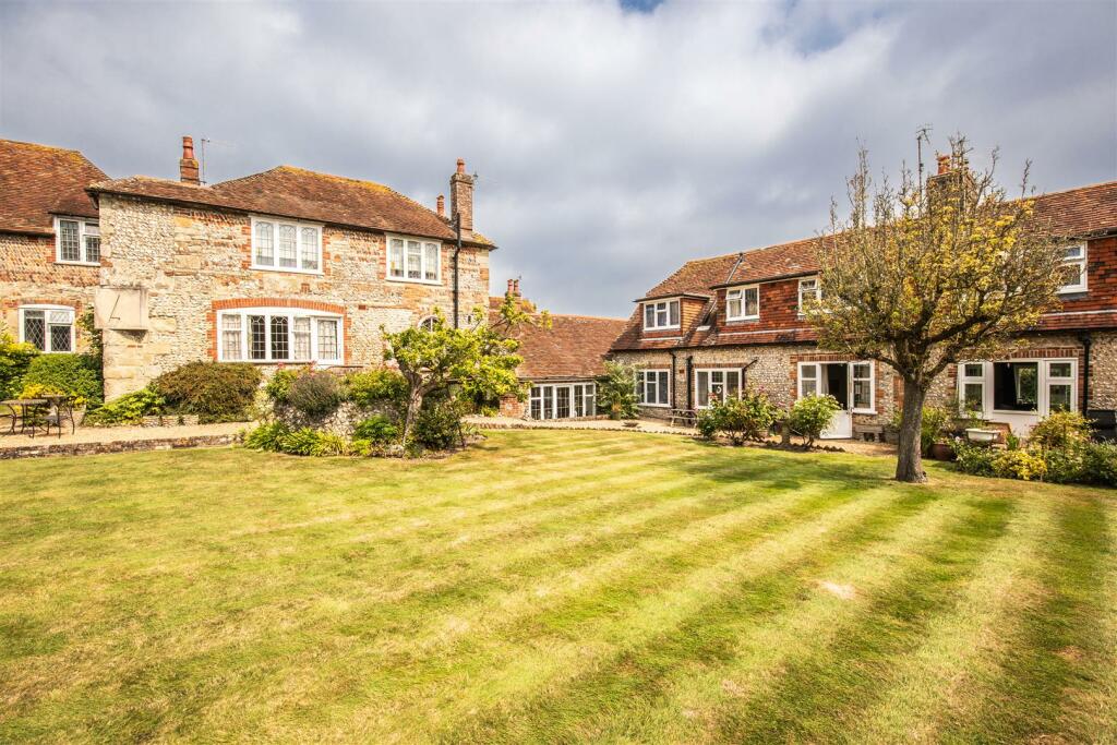 Additional property image - Manor Way, Eastbourne, BN20 9BN