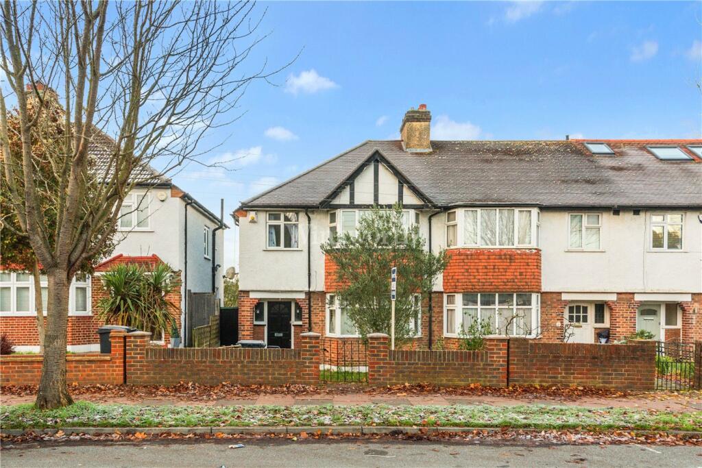 3 bedroom end of terrace house for sale in Eden Park Avenue, Beckenham, BR3