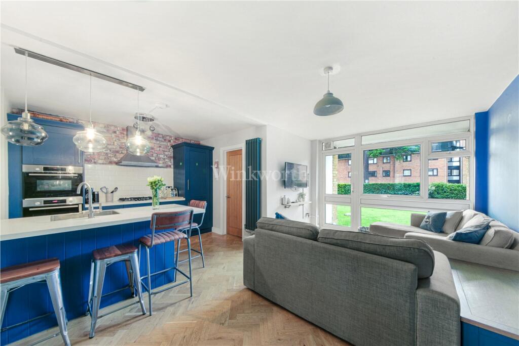 2 bedroom apartment for sale in Lankton Close, Beckenham, BR3