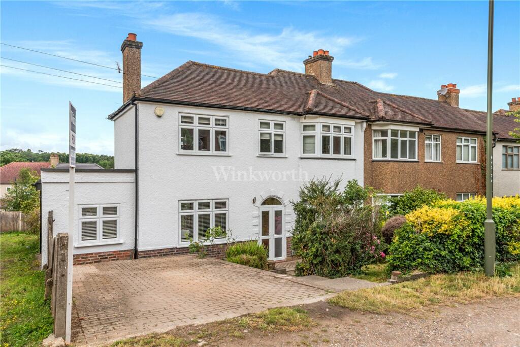 3 bedroom end of terrace house for sale in Madeira Avenue, Bromley, BR1