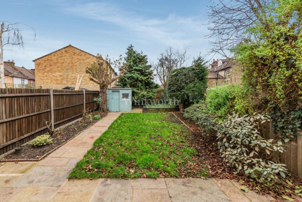 End of Terrace to rent on Colesburg Road, Beckenham, BR3