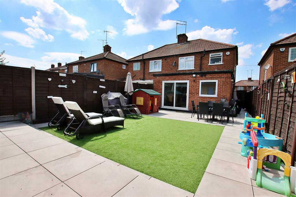 3 bedroom semidetached house for sale in Bullhead Road, Borehamwood, WD6