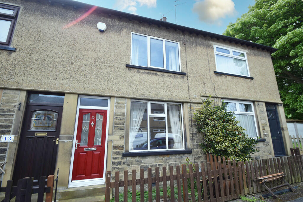 2 bedroom terraced house for sale in Thorncliffe Road, Keighley, BD22