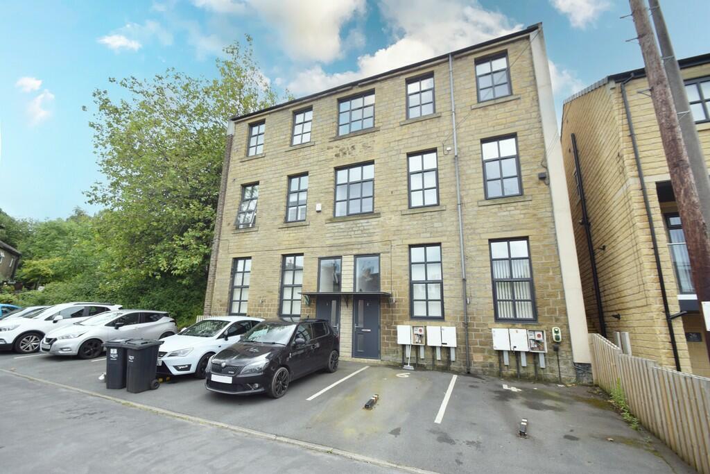 2 bedroom apartment for sale in Lambert Street, Greetland, HX4