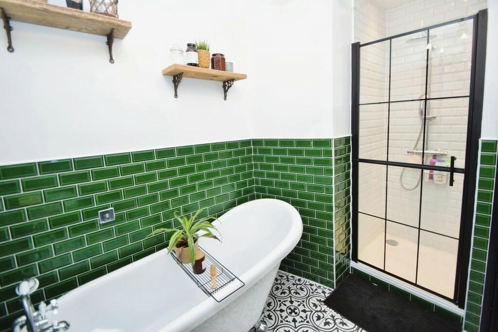 Additional property image - Banks Lane, Riddlesden