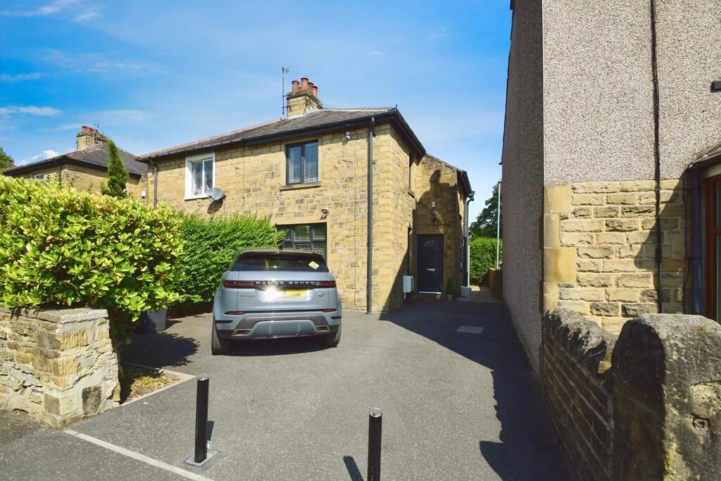 3 bedroom semi-detached house