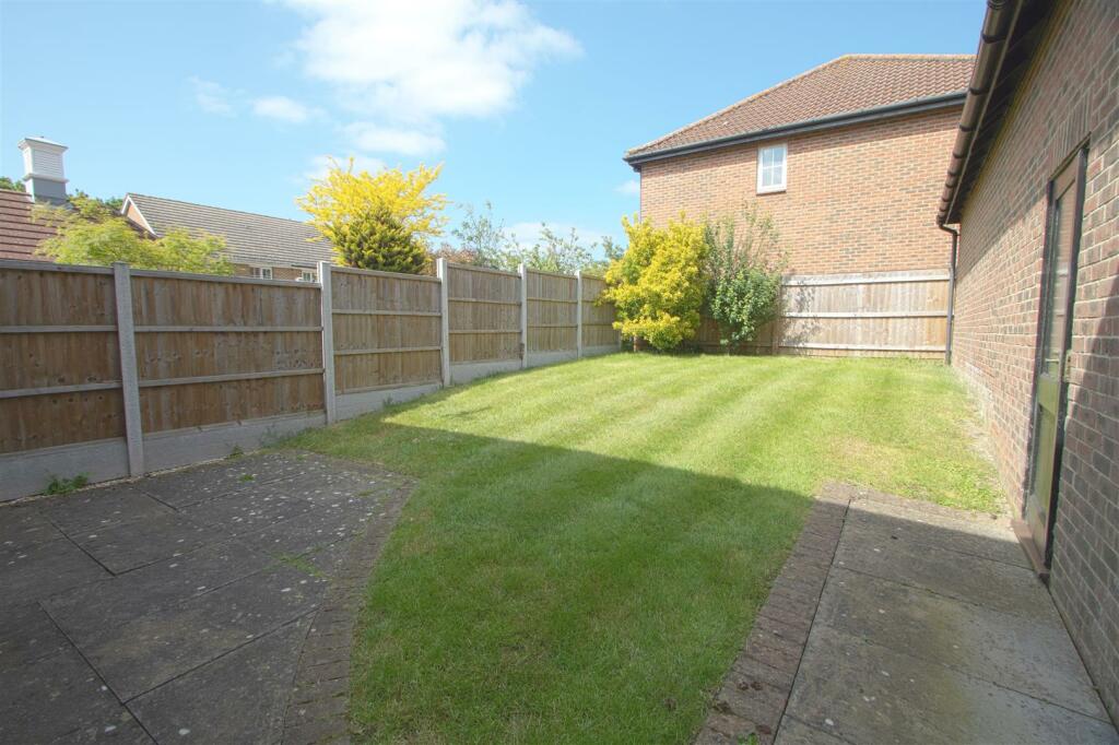 3 bedroom semidetached house for sale in Pleasant Drive, Billericay, CM12