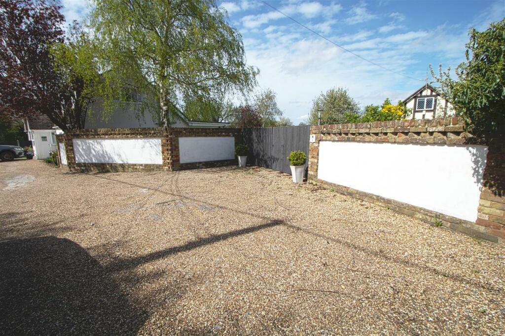Additional property image - Dunton Road, Billericay