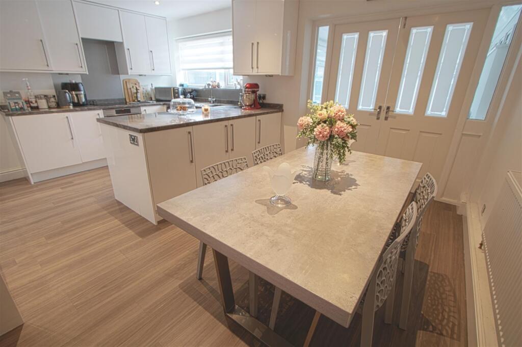 Additional property image - Hollyford, Billericay