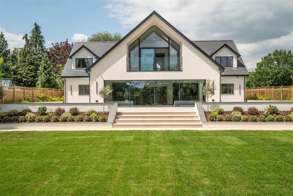 Additional property image - Broomhills Chase, Little Burstead, Billericay