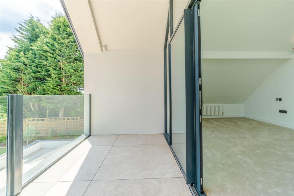 Additional property image - Broomhills Chase, Little Burstead, Billericay
