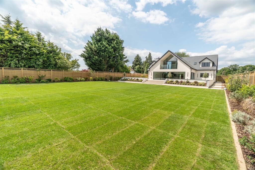 Additional property image - Broomhills Chase, Little Burstead, Billericay