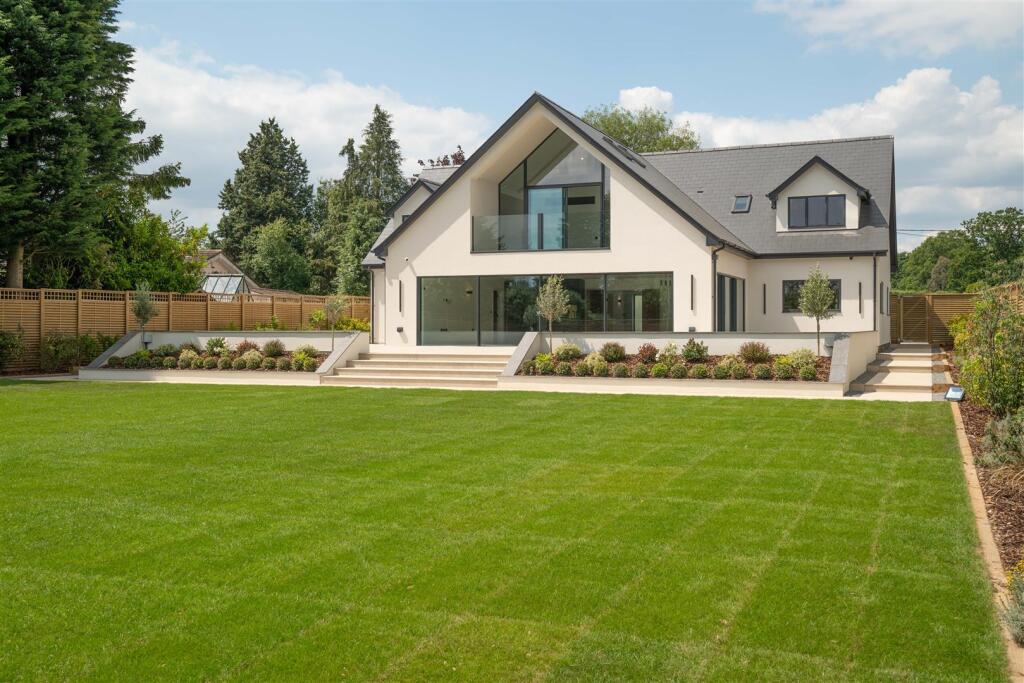 Additional property image - Broomhills Chase, Little Burstead, Billericay