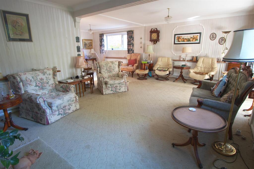 Additional property image - Jacksons Lane, Billericay