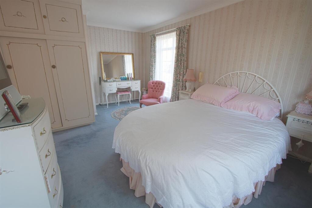 Additional property image - Jacksons Lane, Billericay