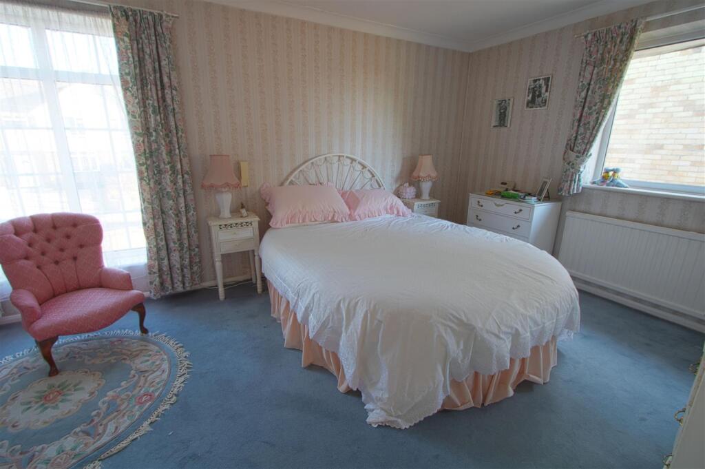 Additional property image - Jacksons Lane, Billericay
