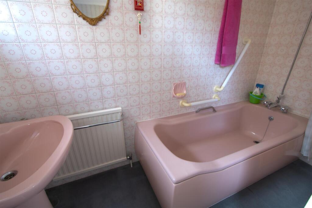 Additional property image - Jacksons Lane, Billericay
