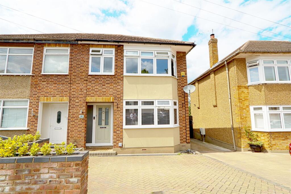 Main image of property: Knightbridge Walk, Billericay
