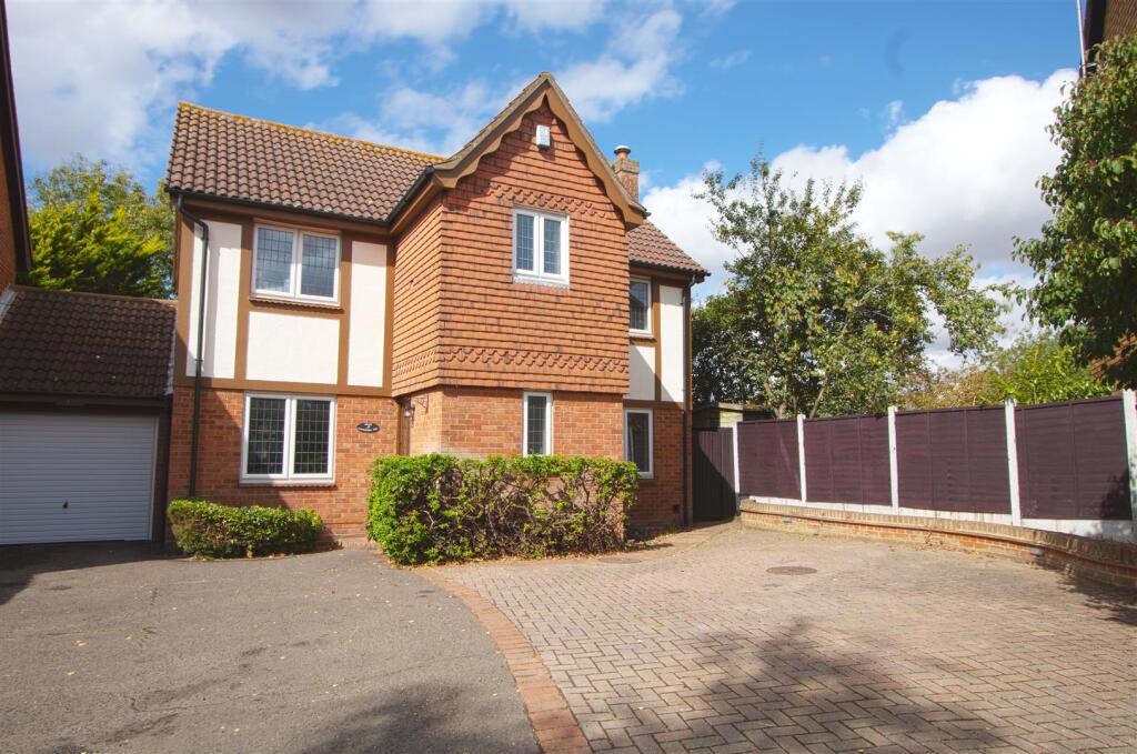 Main image of property: Cavendish Way, Basildon