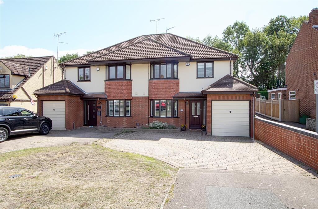 4 bedroom semi-detached house